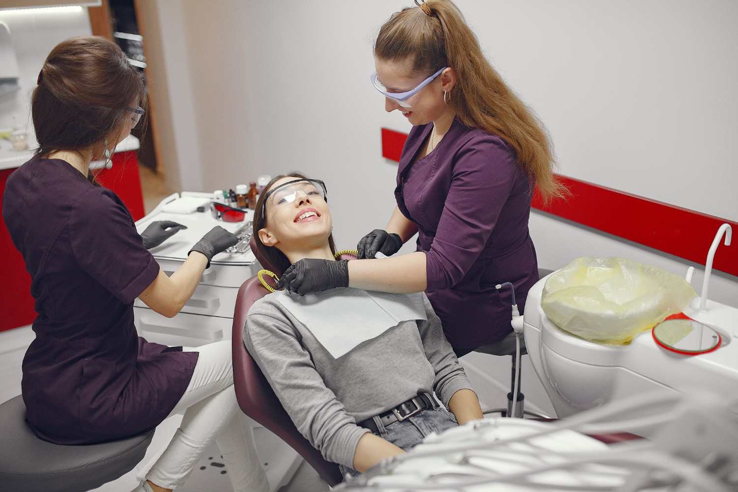 Saturday Dentist in Winnipeg: Making Time for Your Family's Oral Health